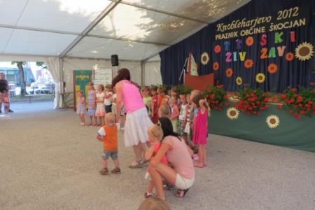 KNOBLEHARJEVO 2012- Otroški živ žav 16